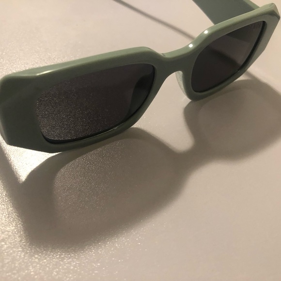 Prada NWT Rare Sunglasses accepting offers ❤️ - Picture 5 of 7